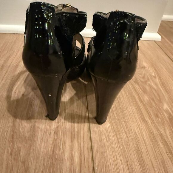 Michael Kors Black Sequence Heels with gold zipper - Picture 6 of 7